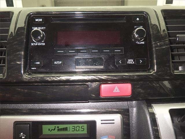 Toyota HIACE VAN 2018 7048946-6