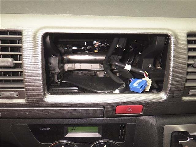Toyota HIACE VAN 2013 7048996-6