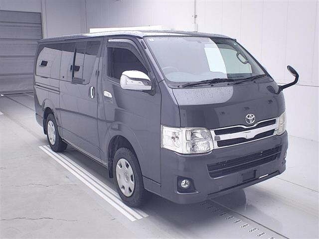 Toyota HIACE VAN 2011 7049003-0