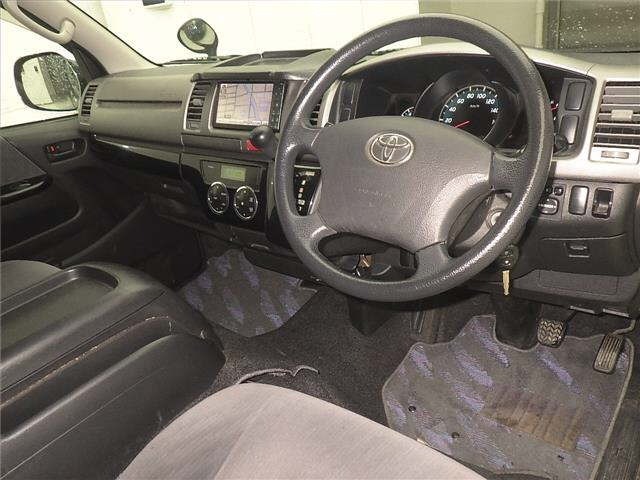 Toyota HIACE VAN 2011 7049003-3