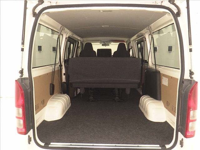Toyota HIACE VAN 2016 7049043-7