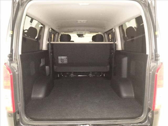 Toyota HIACE VAN 2018 7049048-7