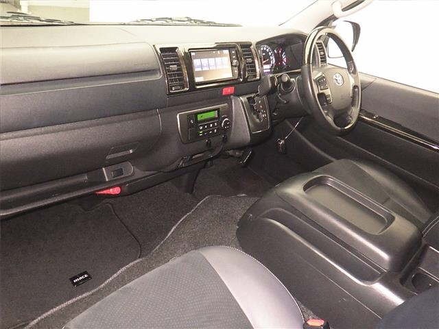 Toyota HIACE VAN 2018 7049079-4