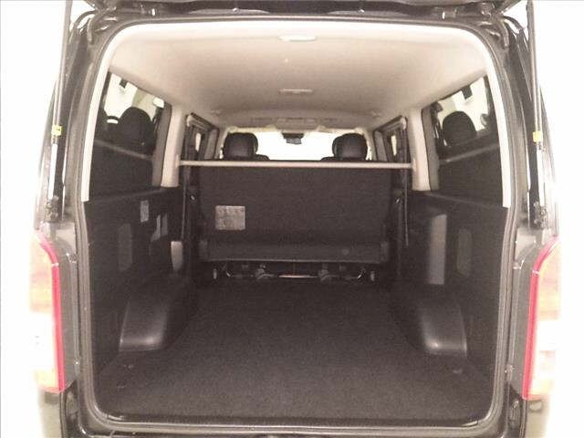 Toyota HIACE VAN 2018 7049079-7