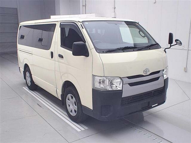 Toyota HIACE VAN 2015 7049101-0