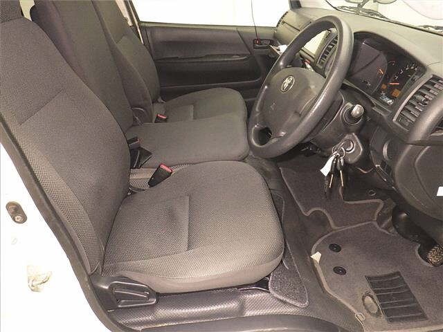 Toyota HIACE VAN 2015 7049101-5
