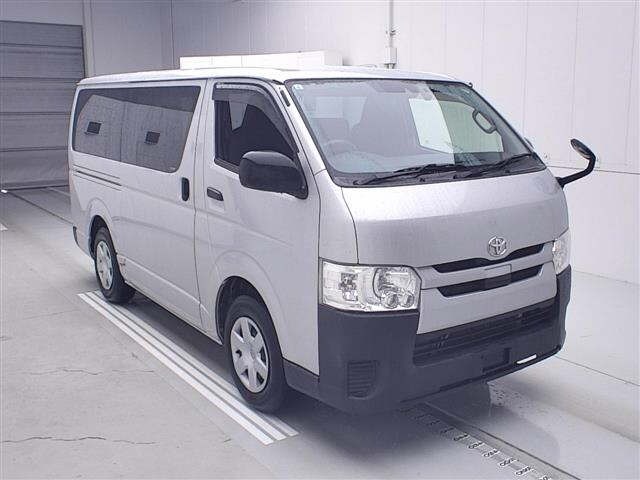 Toyota HIACE VAN 2018 7049102-0