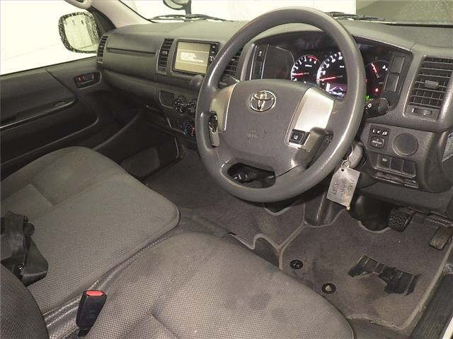 Toyota HIACE VAN 2018 7049102-3