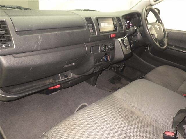 Toyota HIACE VAN 2018 7049102-4