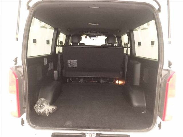 Toyota HIACE VAN 2023 7049149-7