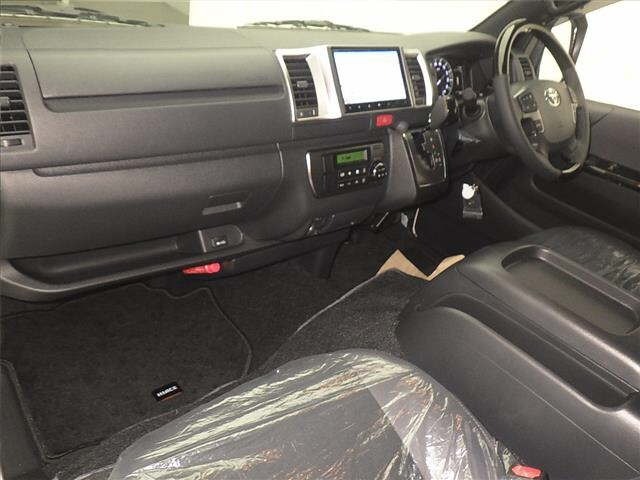 Toyota HIACE VAN 2025 7049173-4