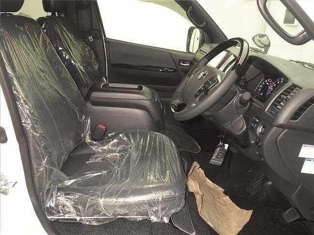Toyota HIACE VAN 2025 7049173-5