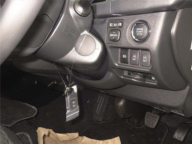 Toyota HIACE VAN 2025 7049173-8