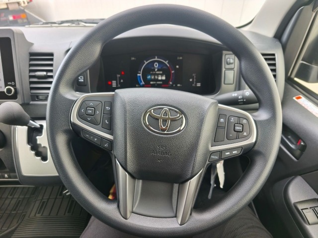 Toyota HIACE VAN 2026 7049275-1