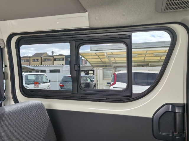 Toyota HIACE VAN 2026 7049275-17