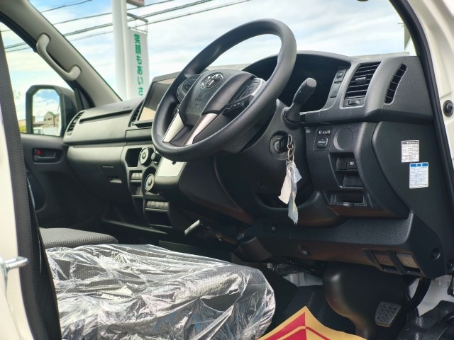 Toyota HIACE VAN 2026 7049275-4