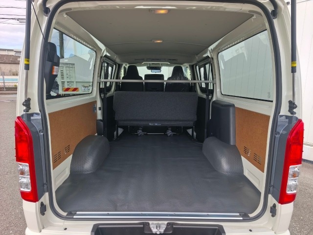 Toyota HIACE VAN 2026 7049275-6