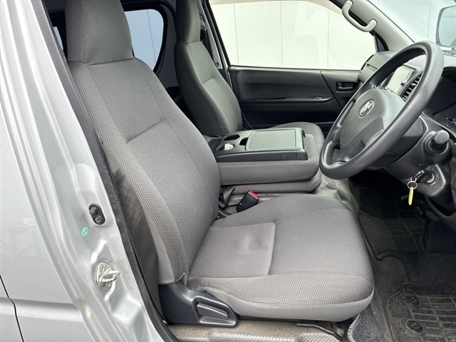 Toyota HIACE VAN 2016 7049375-5