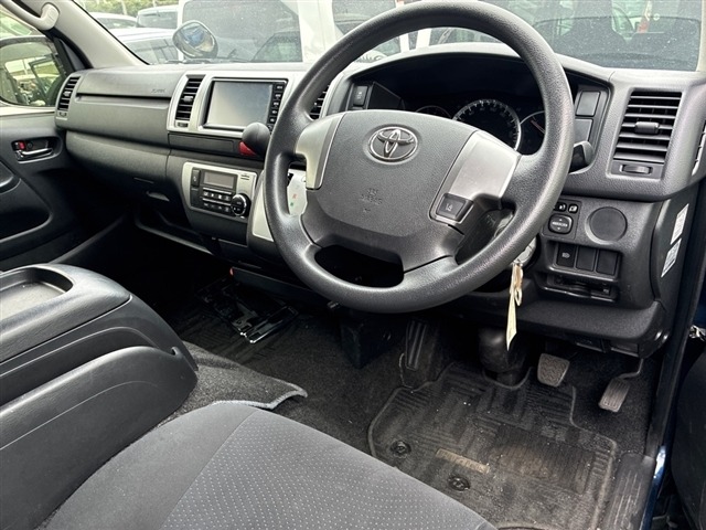 Toyota HIACE VAN 2018 7049376-3