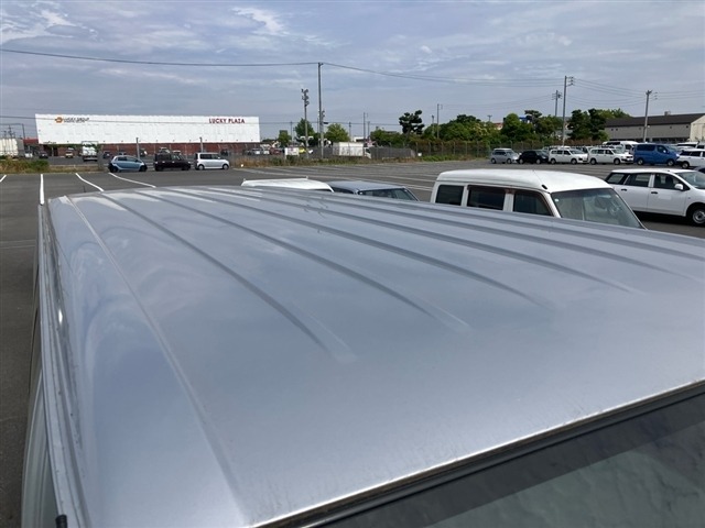 Toyota HIACE VAN 2017 7049484-11