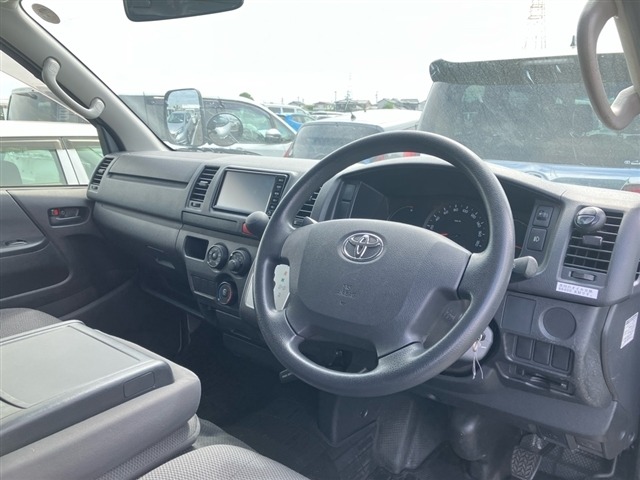 Toyota HIACE VAN 2017 7049484-3