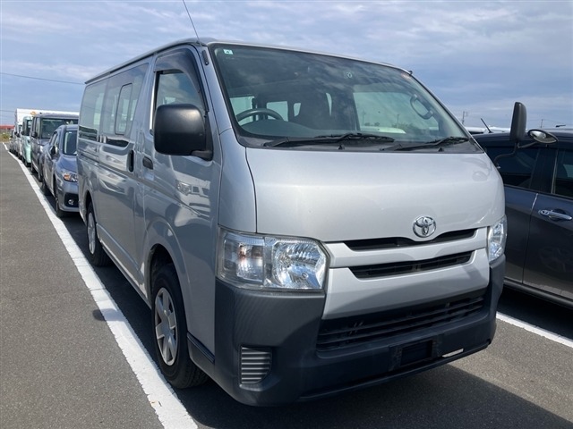 Toyota HIACE VAN 2017 7049501-0