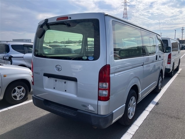 Toyota HIACE VAN 2017 7049501-9