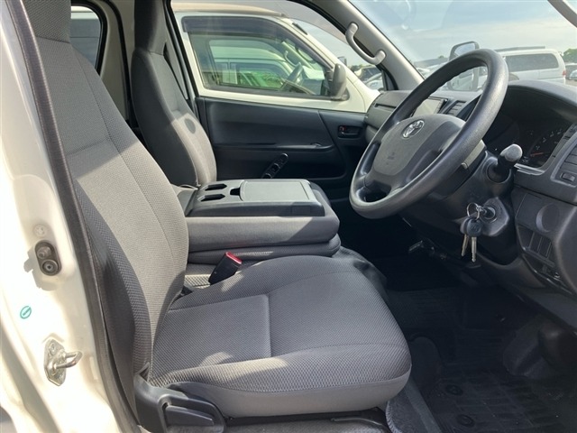 Toyota HIACE VAN 2016 7049502-5