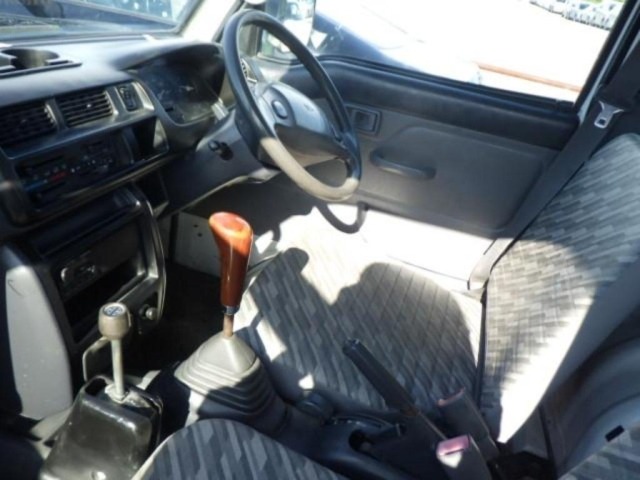 Daihatsu HIJET TRUCK 2000 7054530-6