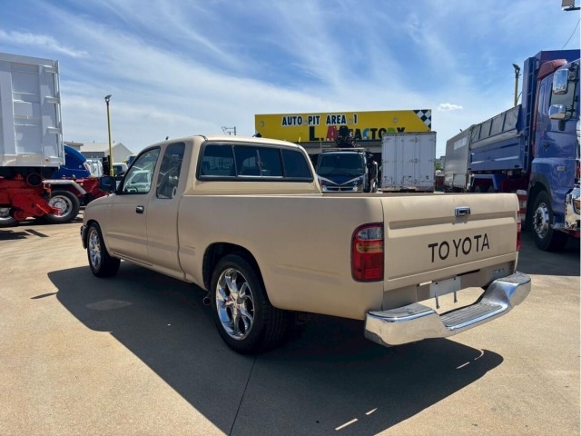 Toyota HILUX 2002 7035486-1