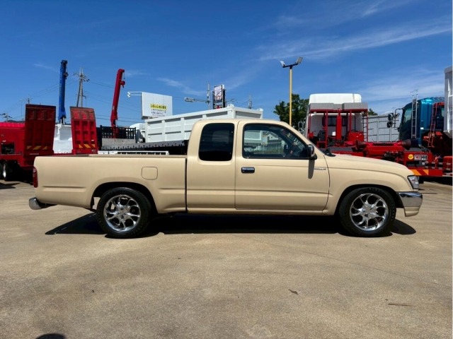 Toyota HILUX 2002 7035486-3