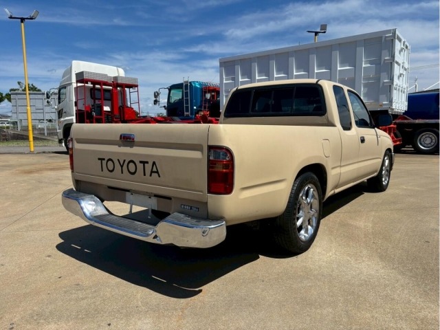 Toyota HILUX 2002 7035486-4