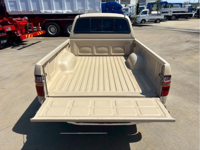 Toyota HILUX 2002 7035486-8