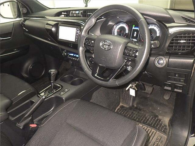Toyota HILUX 2020 7035494-3