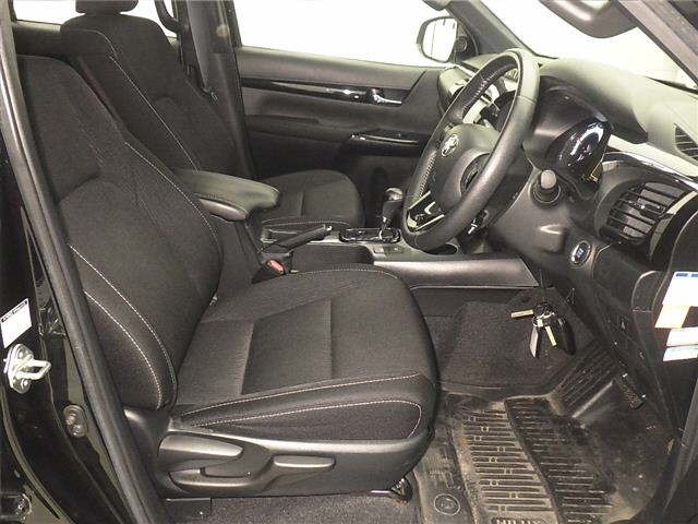 Toyota HILUX 2020 7035494-5