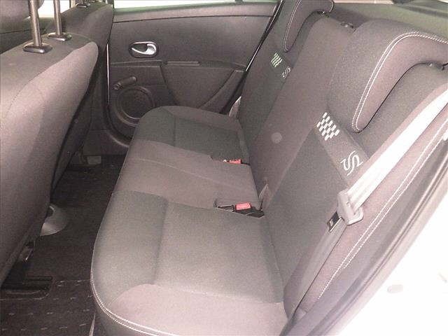 Renault LUTECIA 2011 7034565-7