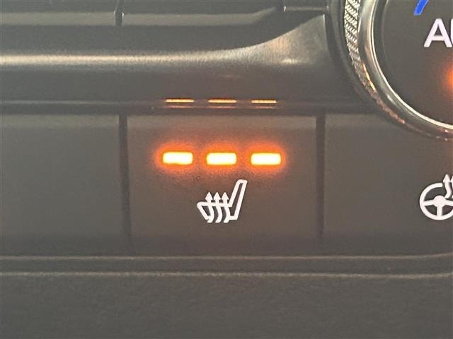 Mazda MAZDA3 2023 7045361-19