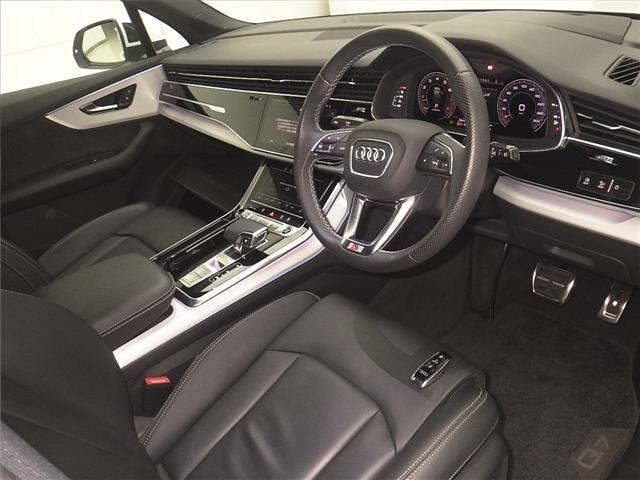 Audi Q7 2020 7034889-3