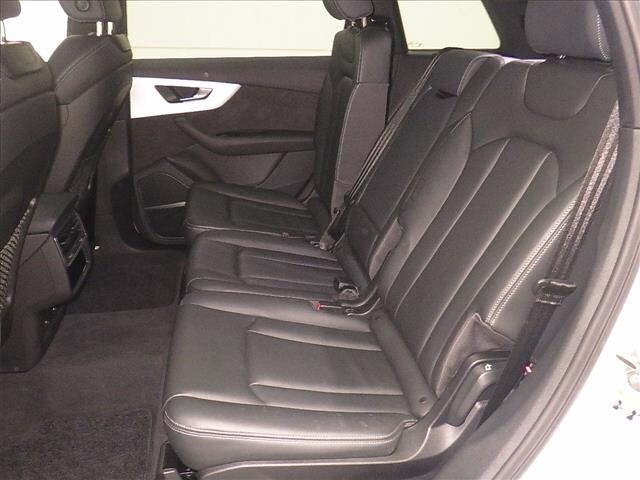 Audi Q7 2020 7034889-7