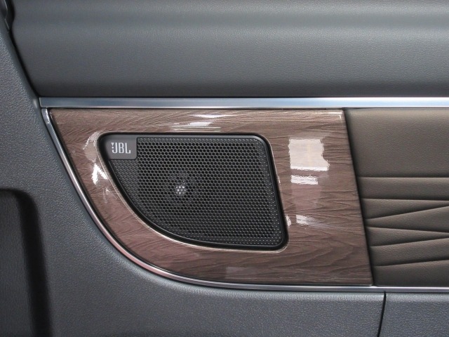 Toyota VELLFIRE 2025 7062638-18