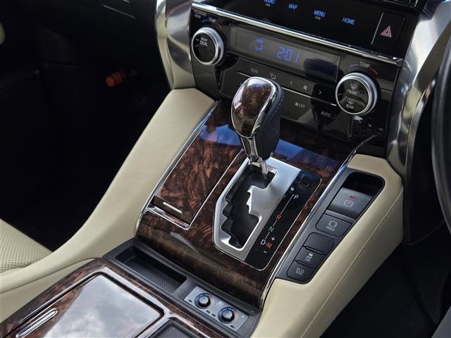 Toyota VELLFIRE 2018 7062862-11