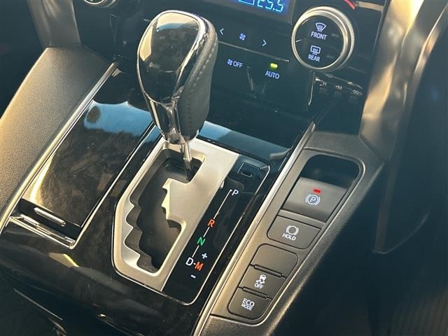 Toyota VELLFIRE 2017 7063168-2