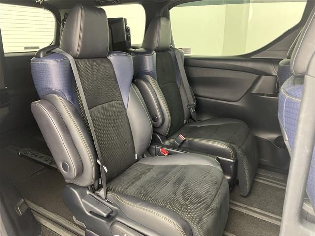 Toyota VELLFIRE 2017 7063178-2