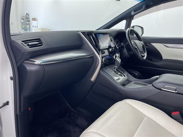 Toyota VELLFIRE 2018 7063210-9