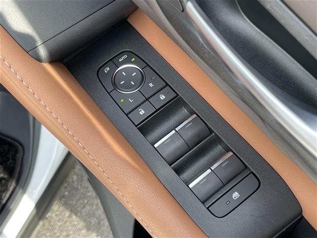 Toyota VELLFIRE 2023 7063216-6