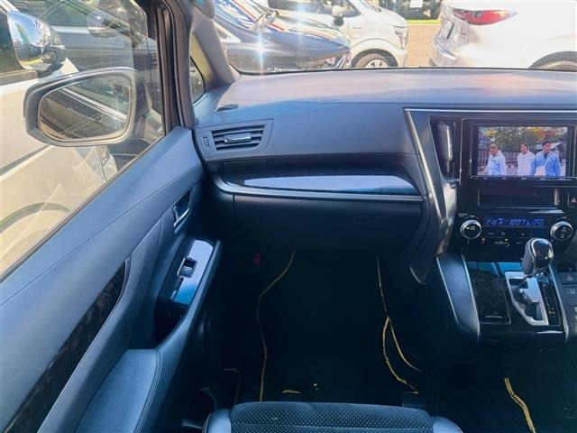 Toyota VELLFIRE 2017 7063259-15