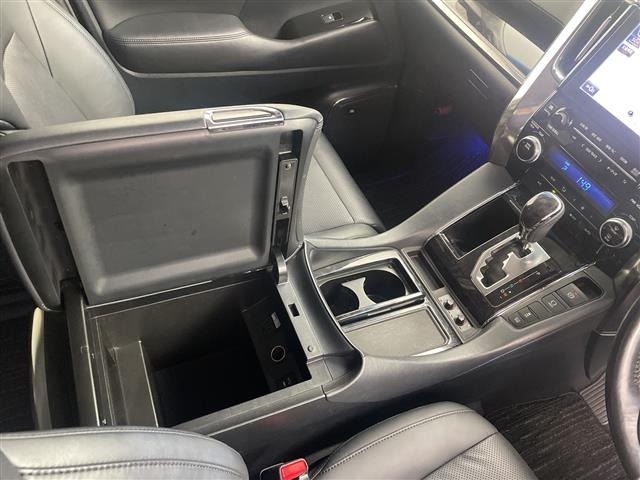 Toyota VELLFIRE 2018 7063260-4