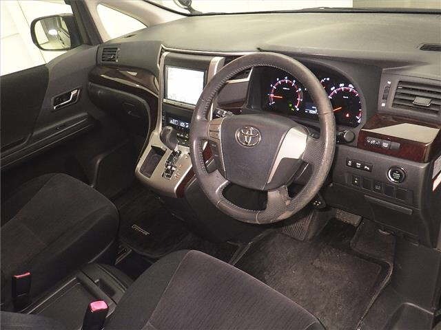 Toyota VELLFIRE 2013 7063327-3