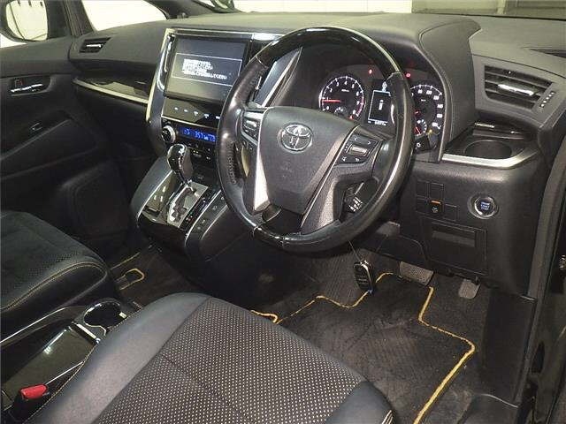 Toyota VELLFIRE 2018 7063336-3