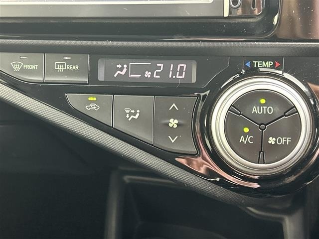 Toyota AQUA 2016 7086203-4